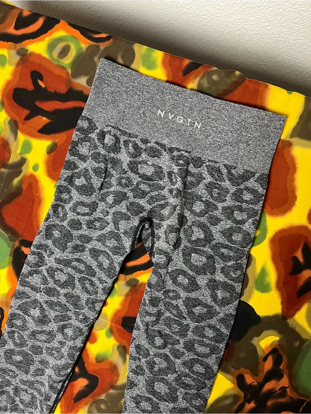 NVGTN Gray Jaguar Print Leggings Women’s Size Medium